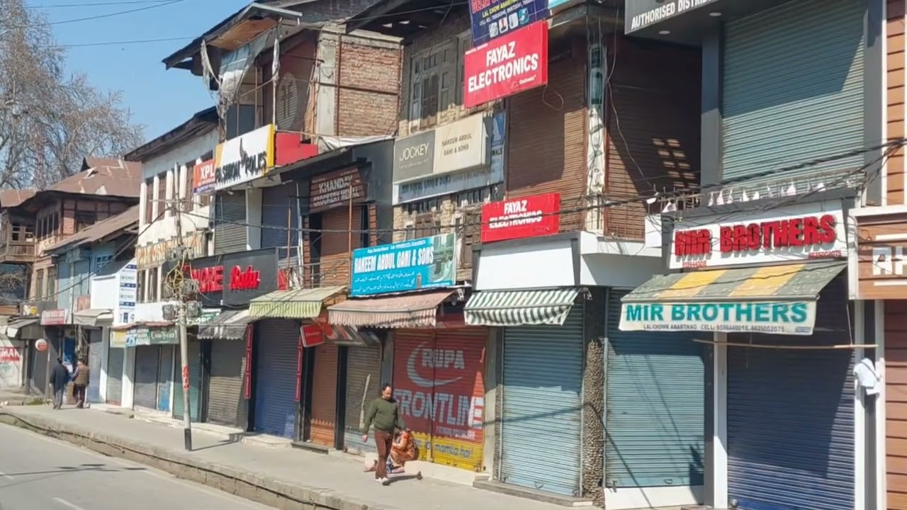 Anantnag Zila Mein Raha Aaj Bandh Ka Asar.. 