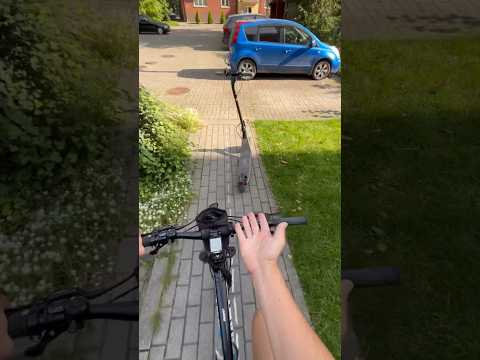ЛАЙФХАК КОГДА ЭЛЕКТРОСАМОКАТ НА ВЕЛОДОРОЖКЕ #shorts