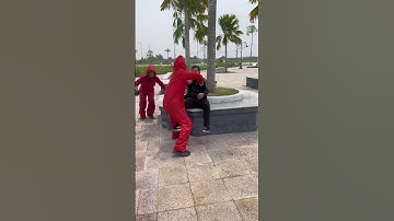 2 tên cướp đâm người dã mang bị cảnh sát thủ tiêu tại chỗ @LongGiang77