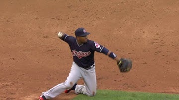 CLE@MIN: Ramirez makes a magnificent diving stop