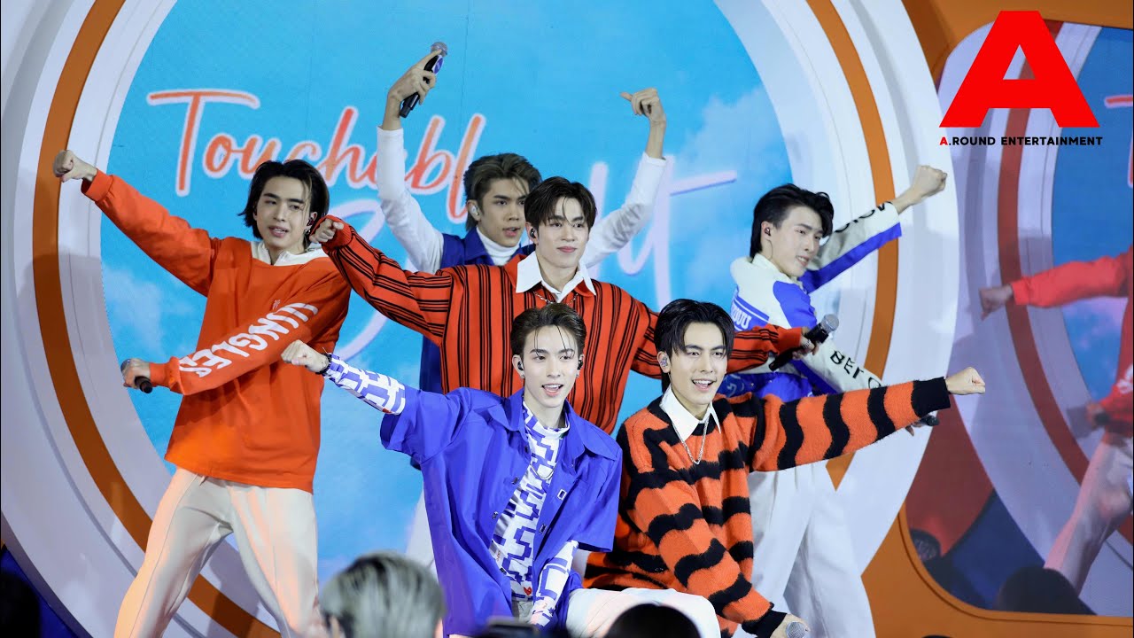Mini concert จาก 6หนุ่ม Proxie ในงานเปิดตัว 