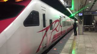 110/12/28日282次(愛車)和225次神之豪愛車雙普悠瑪台北同時出站