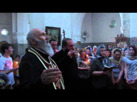 ღვთისმშობლის პარაკლისი .წმ. ბარბარეს ტაძრის მრევლი და მოძღვარი დეკანოზი მაქსიმე.