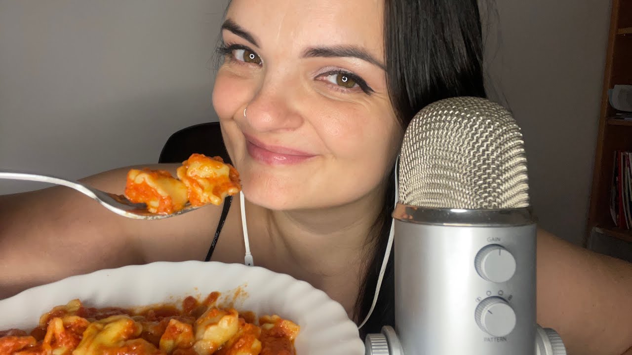 Tortellini al pomodoro || Eating Sounds ASMR