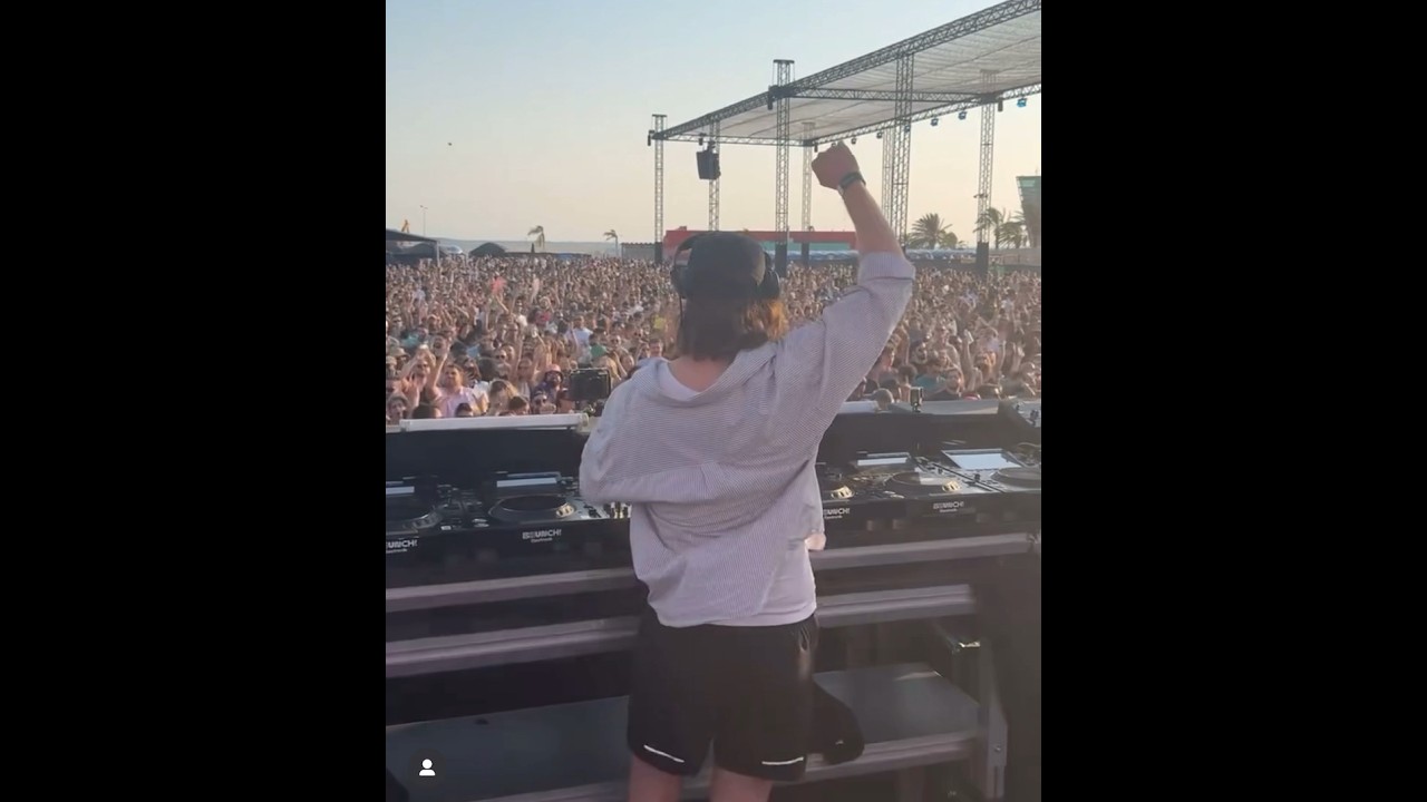 Alexander Delanois Play Whoizz & Denace 2 Society - Base Street (Klaphouse Records)