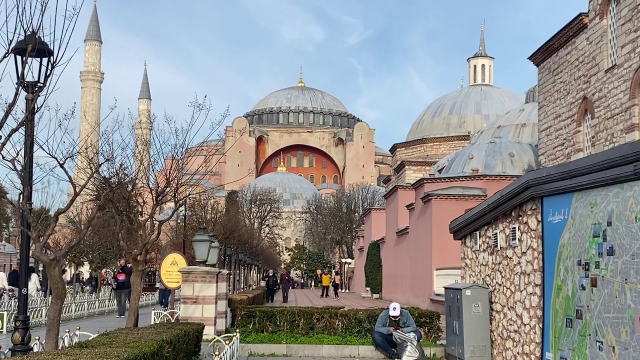 منافسة الأذان بين مسجد آيا صوفيا ومسجد السلطان احمد -Aya Sofia and Sultan Ahmet Mosque Prayer Call