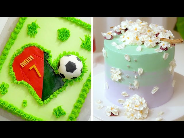 Cake for football & Ronaldo Lovers 🎂⚽️ . Dm or WhatsApp us to book yours  now 📞 💬 . . . . . #kidsthemecake #jalandhar💚 #... | Instagram