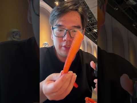 找蟹大師教大家吃蟹腳
