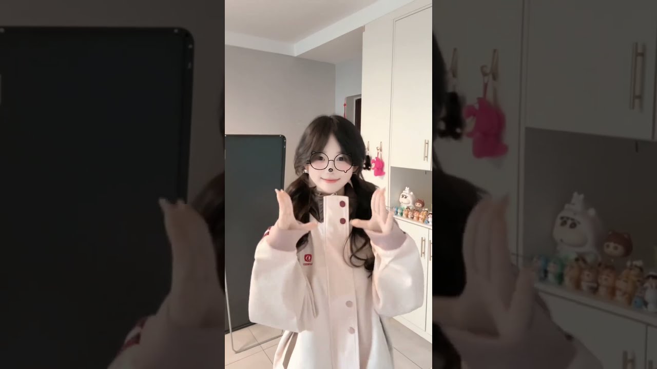 明明是我更可爱吧 不许和别人聊天了><#手势舞 #甜妹
