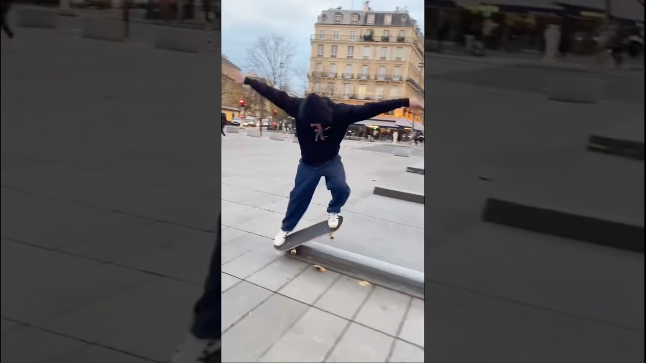 Paul Trolliard, place de la République, Paris 