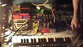 Dan Deacon - "Okie Dokie (live on june 5, 2007)"