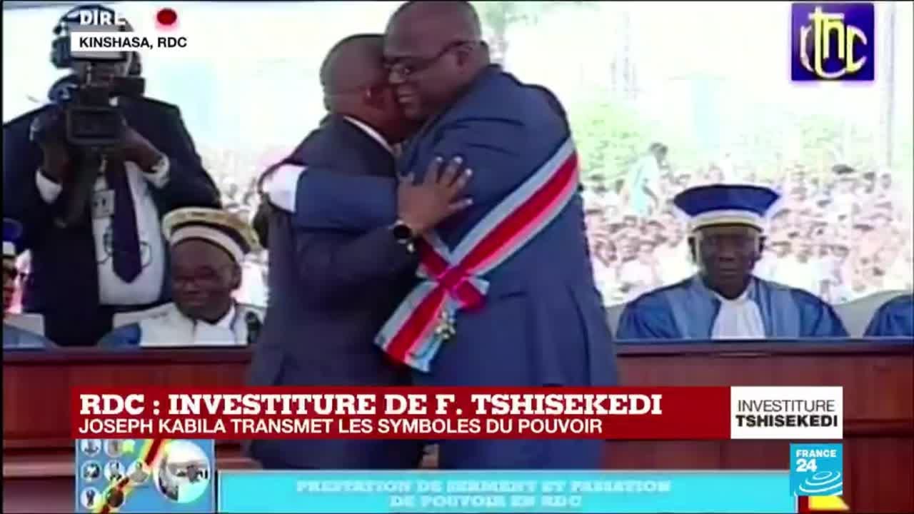 REPLAY   Joseph Kabila transmet les symboles du pouvoir  Flix Tshisekedi