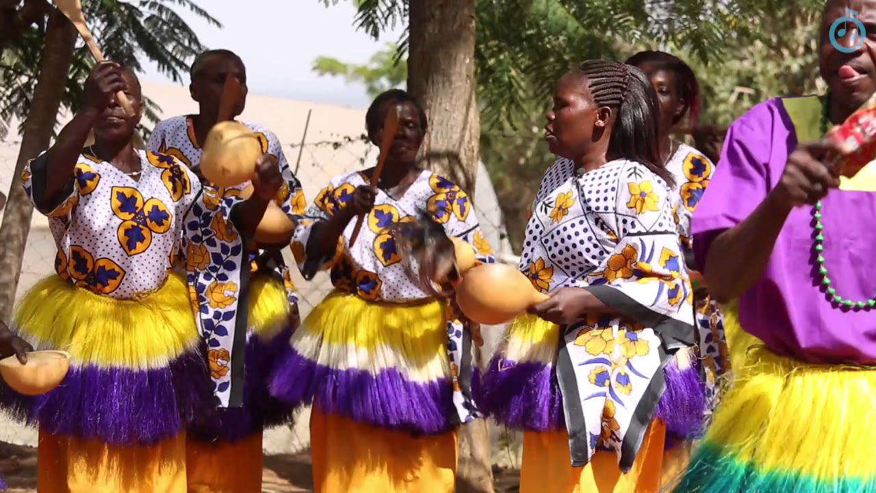 Ekhunjwe Musical Group -  'Lole Khuvikwada'