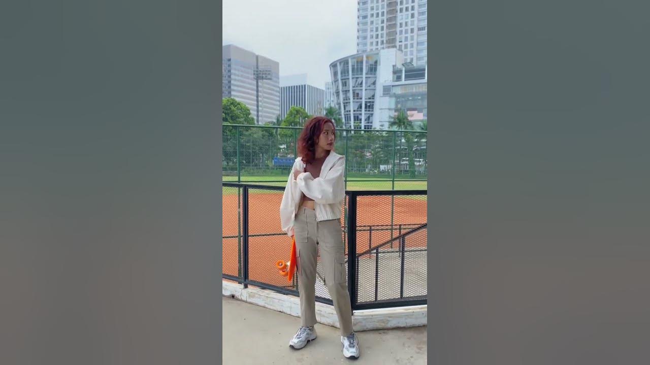 ehich-one-u-like-the-most-the-pants-or-the-jacket-viral