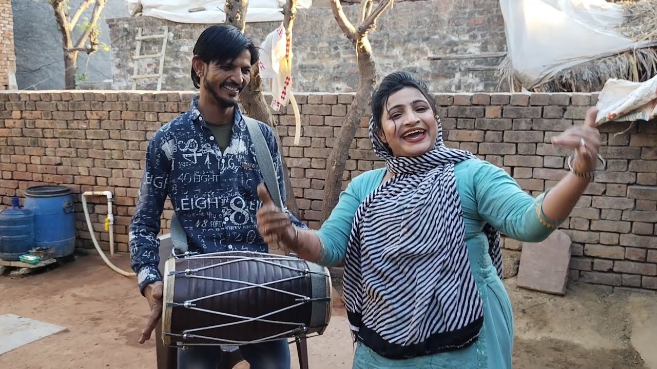 मुस्लिम महिला की गायकी अद्भुत हैं कोयल से भी मीठी आवाज़ हैं  |Village Singer | bhura dholak