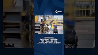 Cadeirante escapa por pouco de ser atingido por trem em M...