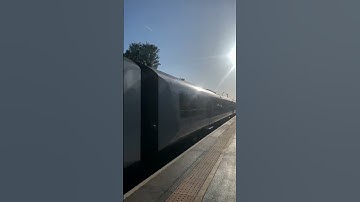 TPE 185s (185111) passing Howden with tones