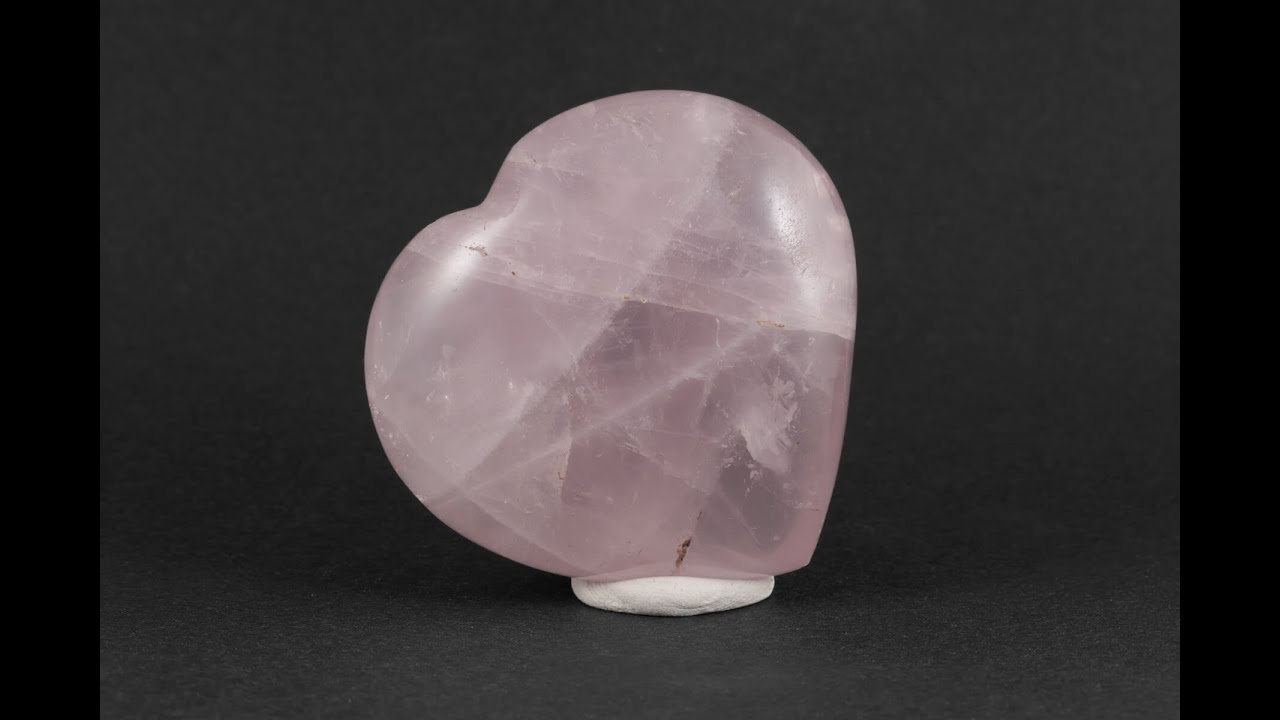 ローズクォーツ ハート形 125g / Rose Quartz - YouTube