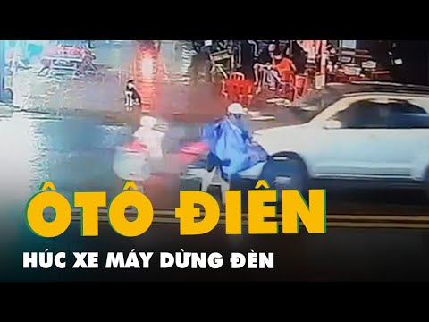 Video Ô tô húc xe máy dừng đèn đỏ, người đàn ông thoát nạn... - youtube
