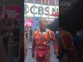 De esta manera se ganan la vida estos personajes en times square NY #latinosenelmundo #timessquare