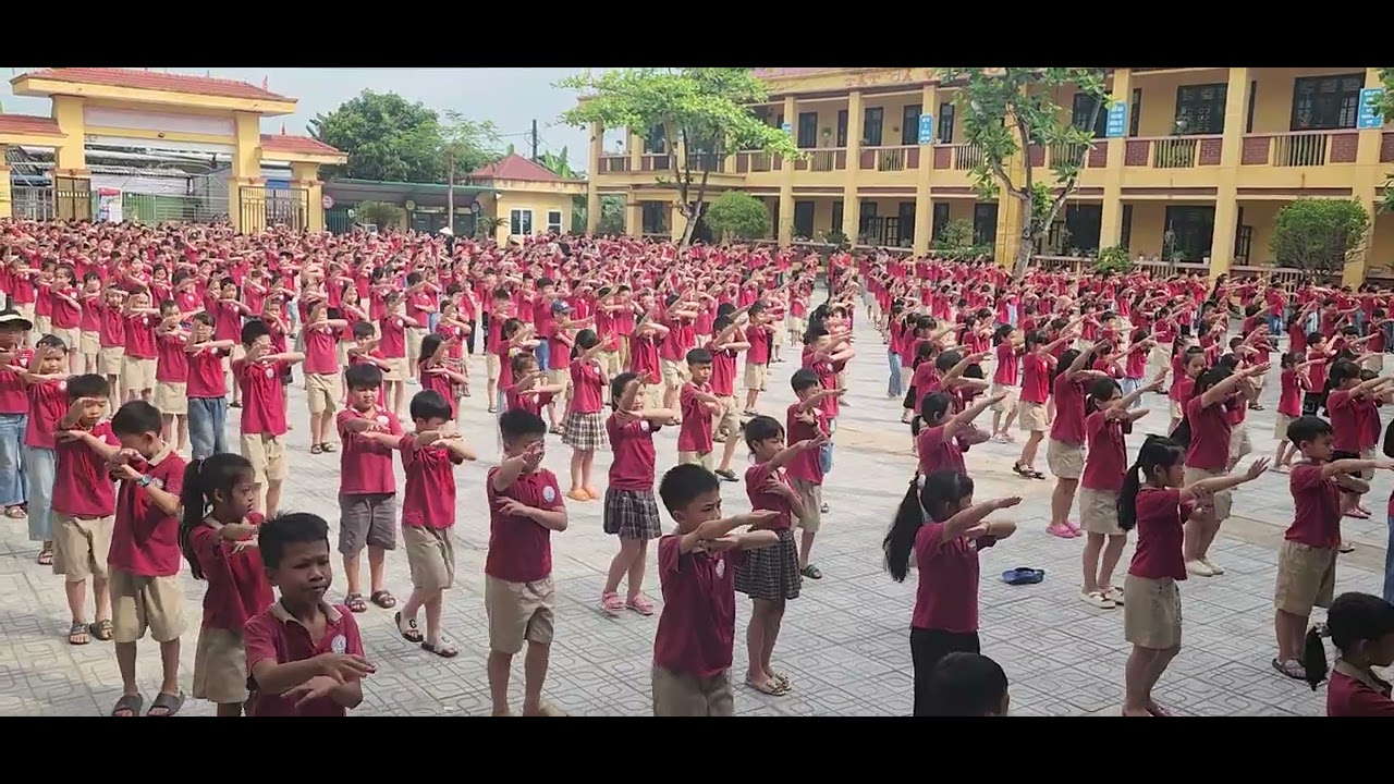 HOẠT ĐỘNG TẬP THỂ GIỮA GIỜ CỦA HS TRƯỜNG TIỂU HỌC NHÂN HẬU