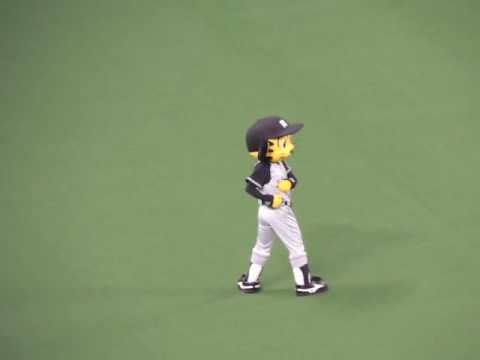 2016.7.2 阪神戦でタイガースのラッキーセブンです（トラッキーと六甲おろし）。