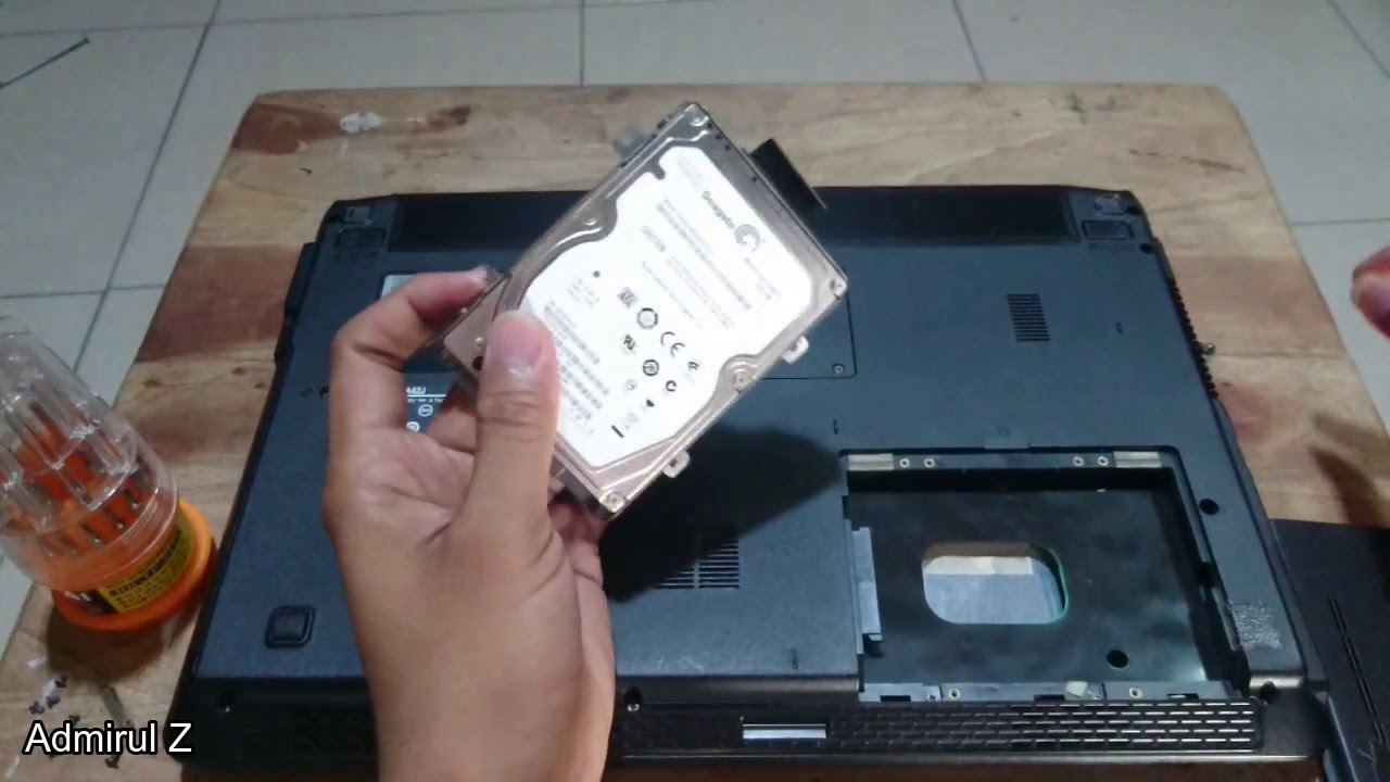 CARA PASANG HARDDISK LAPTOP , MUDAH SEKALI CARA PASANG HARDDISK LAPTOP , MUDAH SEKALI