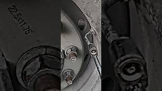 tyre air filling #shorts #mechanicsteve #tubelesstyrepuncture