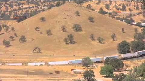 Tehachapi Loop Railfanning.mov
