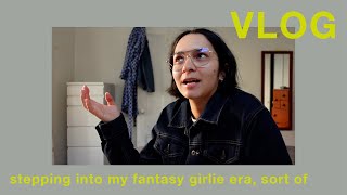 VLOG | back into the swing & reading fantasy to cope