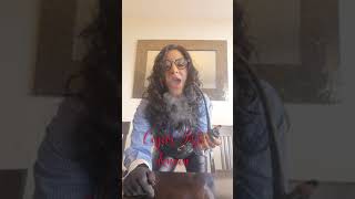 Ya llegó La Queen con pipa - The Queen has arrived with pipe