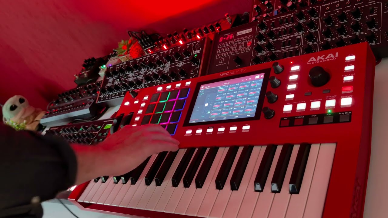 Techno Jam with TR8S, Pro-800, Model D, MPC Key 37 - YouTube