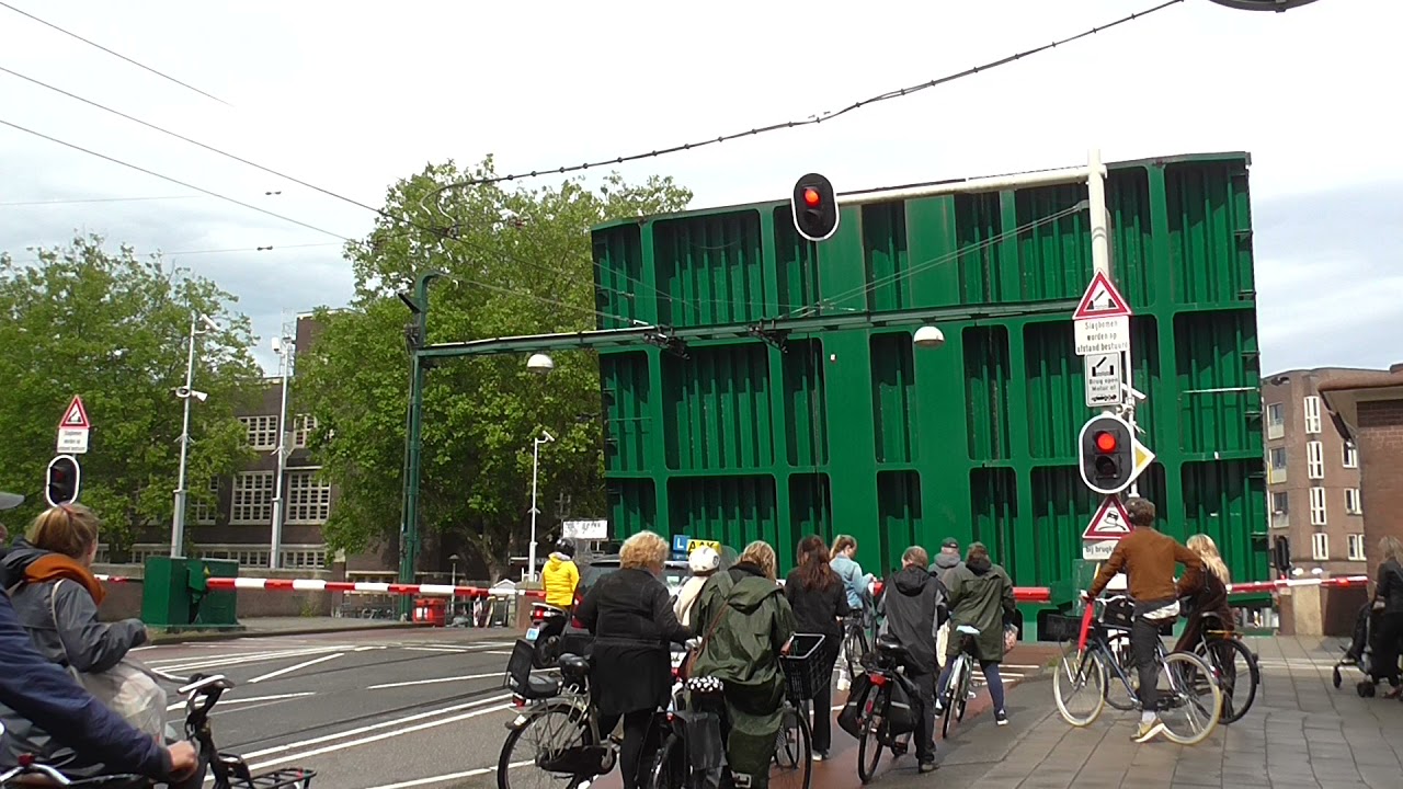 Brugopening Kinkerbrug Amsterdam Basculebrug/ Drawbridge/ Pont Basculant/ Zugbrücke