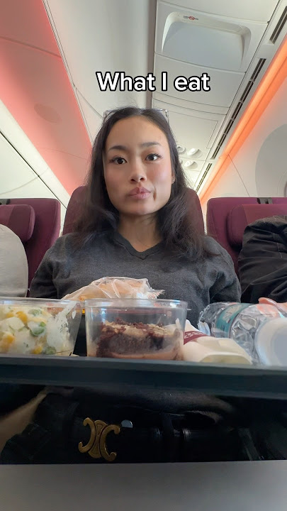 What I eat in my flight from Germany to Qatar 🇶🇦✈️