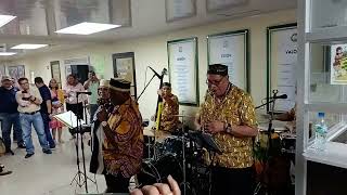 Celebrando el mes de la Etnia Negra, el grupo matices con nuestro cantante estrella Adalberto Bazan