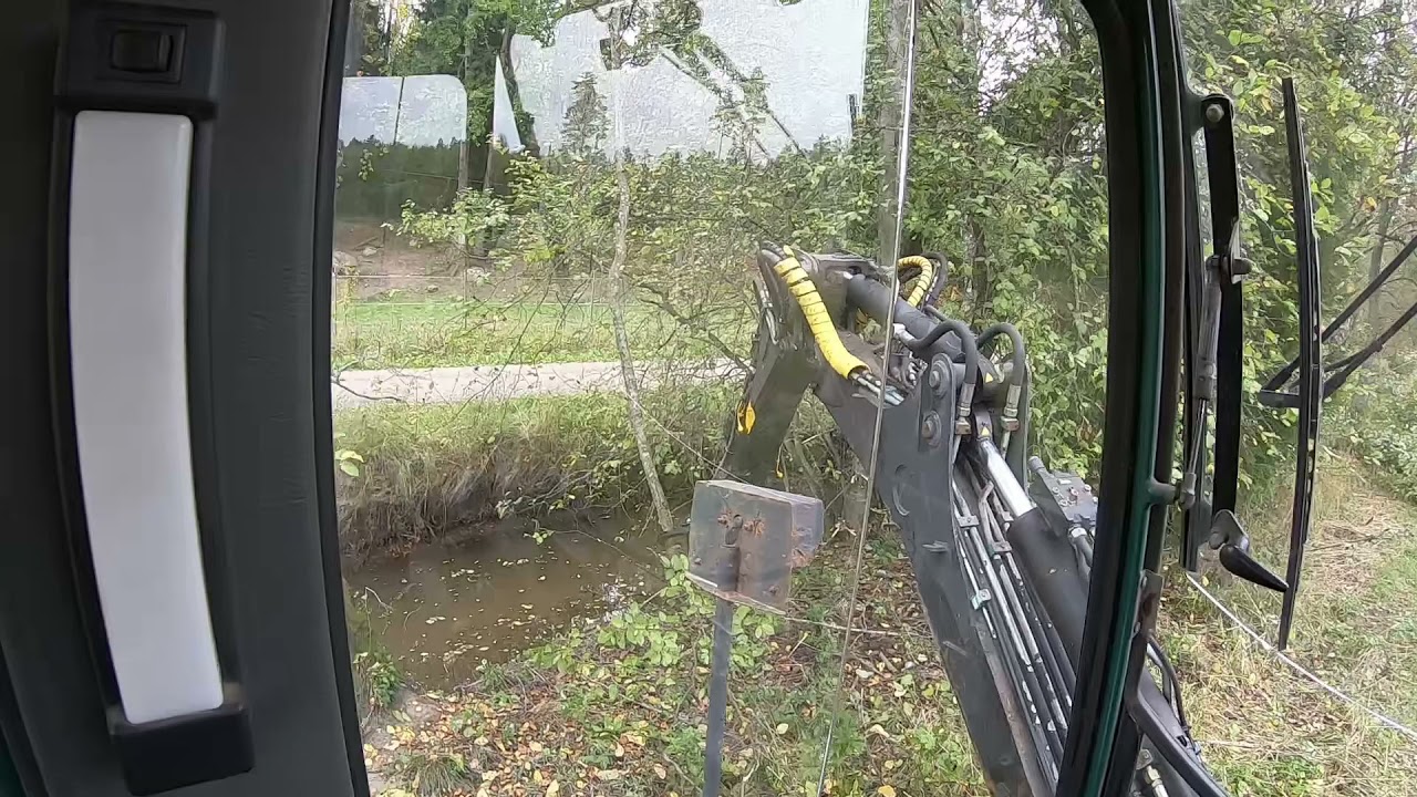 Pellonreunan siistimistä syksyltä