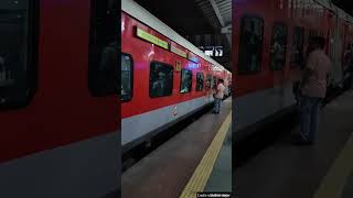railway station ki Safai kitni bar hoti hai 🤔 #train #railwaycontent #shorts #facts