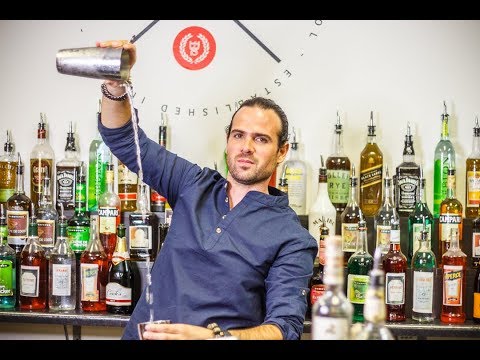 Como Rolo / Throw Cocktail por Gregory Lecrocq "Tea Party Martini"
