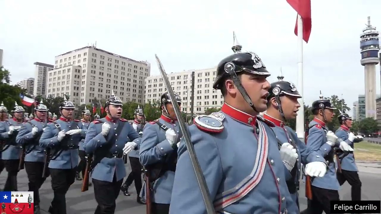 Regimiento Granaderos Visita del Presidente de Francia - Traslado hacia la Moneda