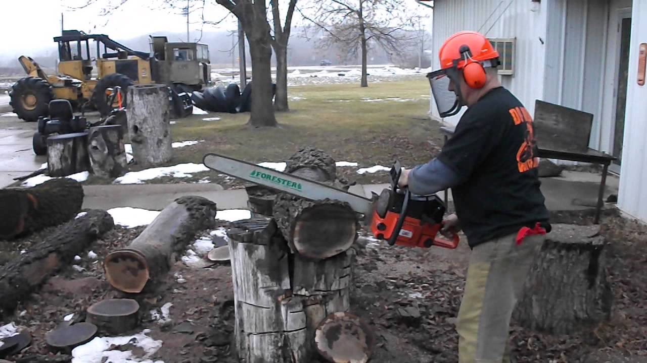 Dolmar PS9010 Chainsaw 32" Running YouTube