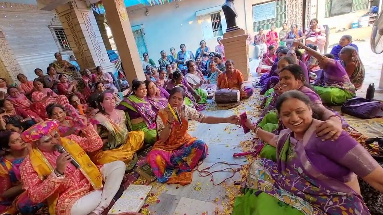 🌷મંદિર માં અતિ સુંદર ભજન ગવાય 🌷