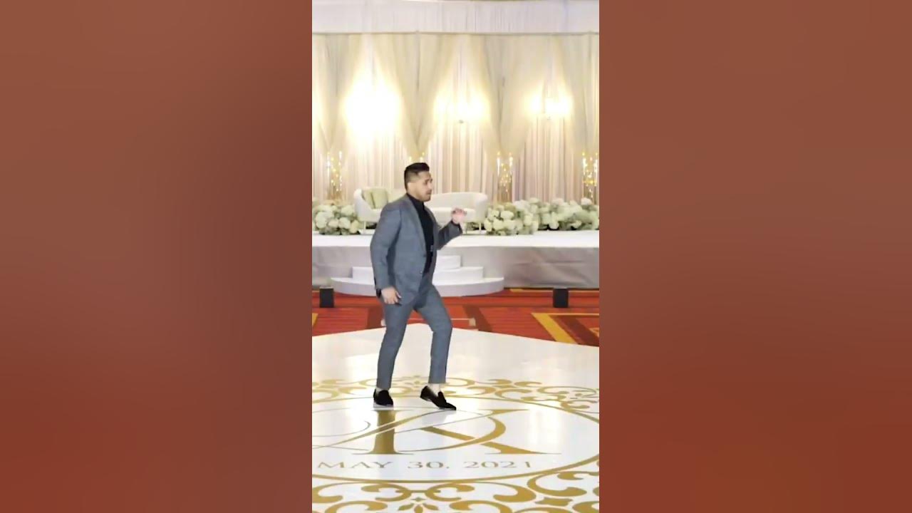 90's song husn hai suhana🤩 couple dance on sangeet 😍#trendingshorts #shortfeed2023 #viraldance2023