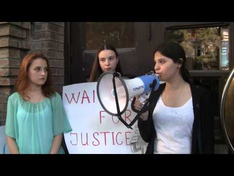 \"ჩამოყალიბდით\" - აბიტურიენტების აქცია განათლების სამინისტროსთან