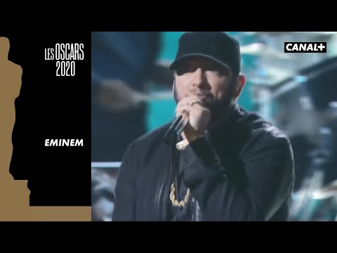 Eminem déclenche une standing ovation en interprétant la chanson \