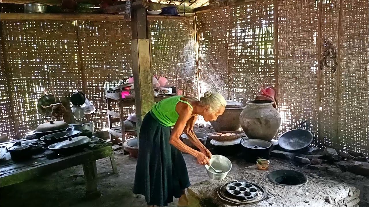 tradisi Jawa, kesibukan penduduk desa menjelang hari raya idul Fitri, hidup di desa