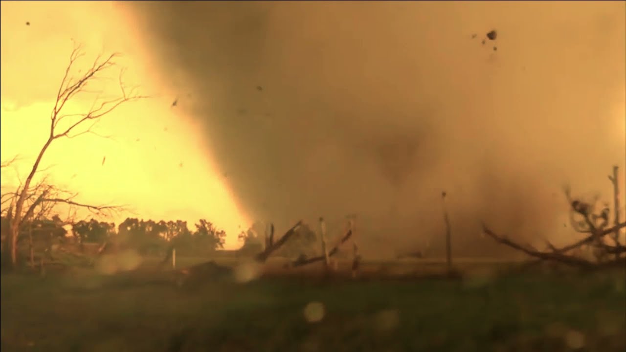 The Largest and Powerful TORNADO Caught on Camera Scariest TORNADO