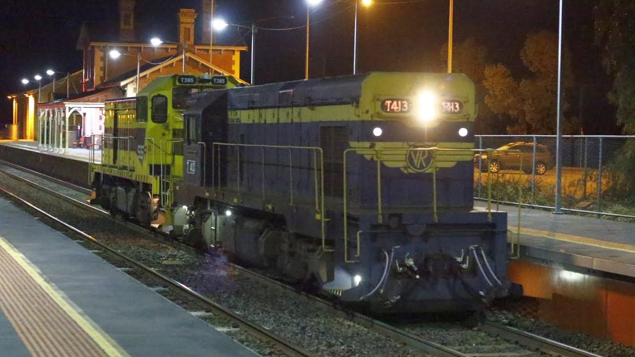 T413 and T385 on 0081 at Kangaroo Flat- 2/6/17