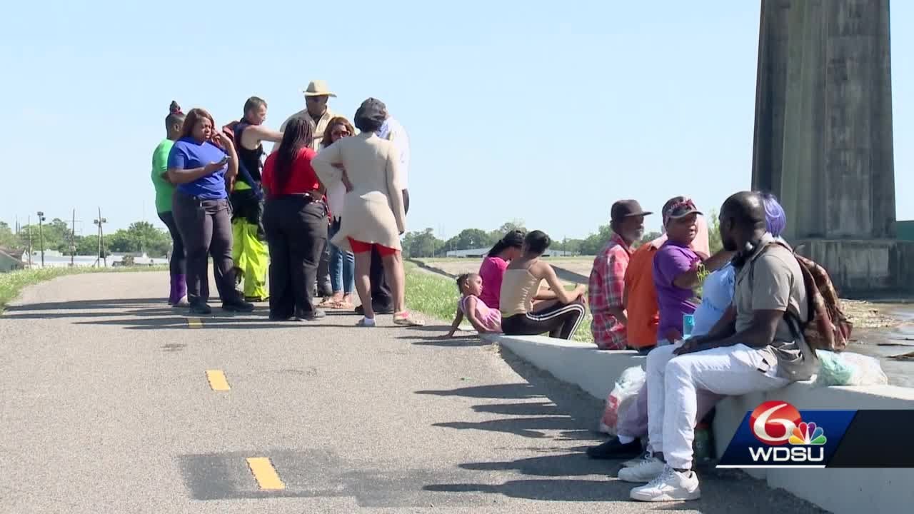 Fourth Full Day of Search for Missing Kids in River - YouTube