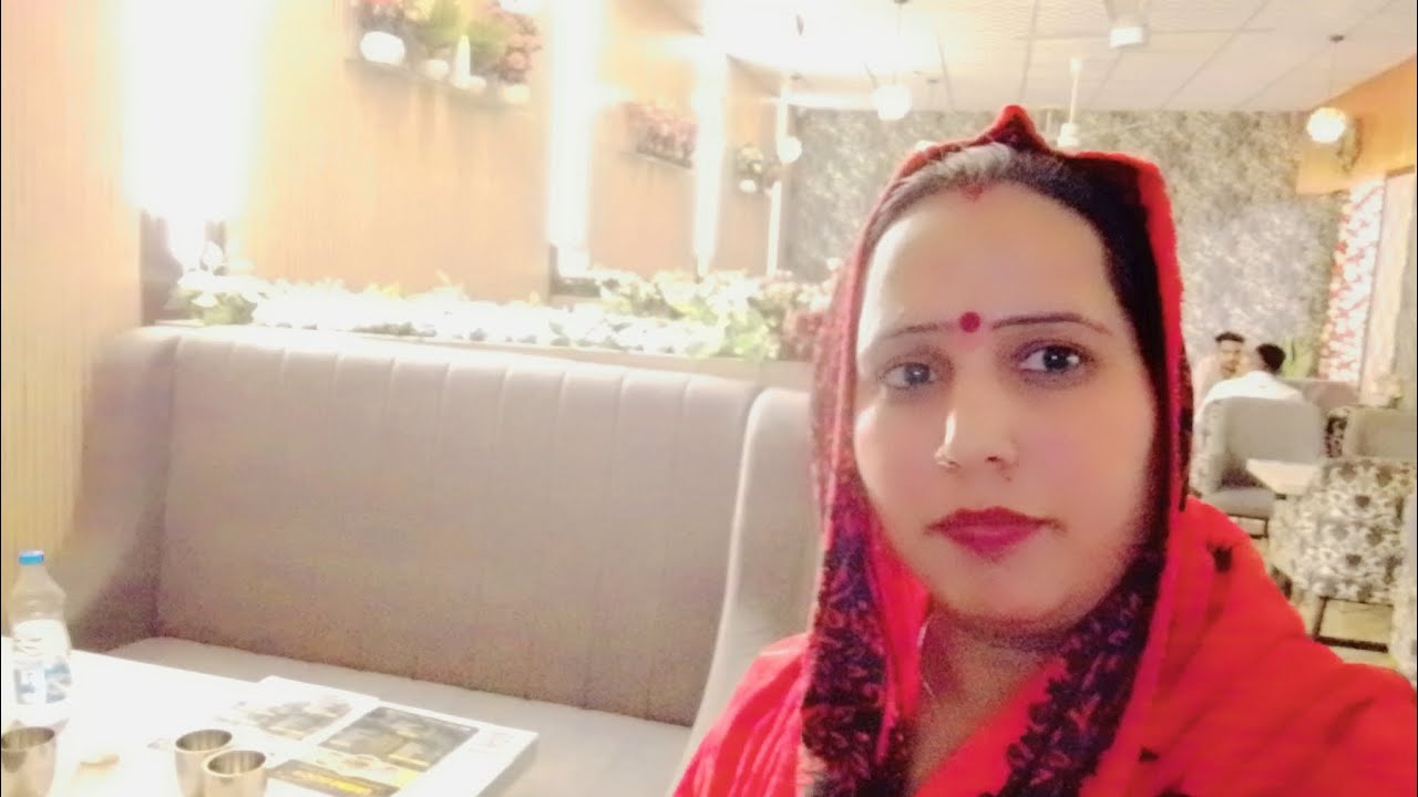 Aaj Ham Gaye restaurant mein ❣️🥰