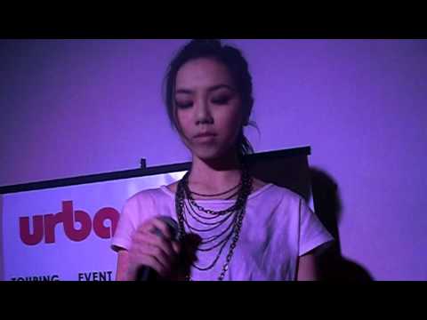 G.E.M 鄧紫棋 - A.I.N.Y @ Sydney Haymarket Hotel Autograph Session